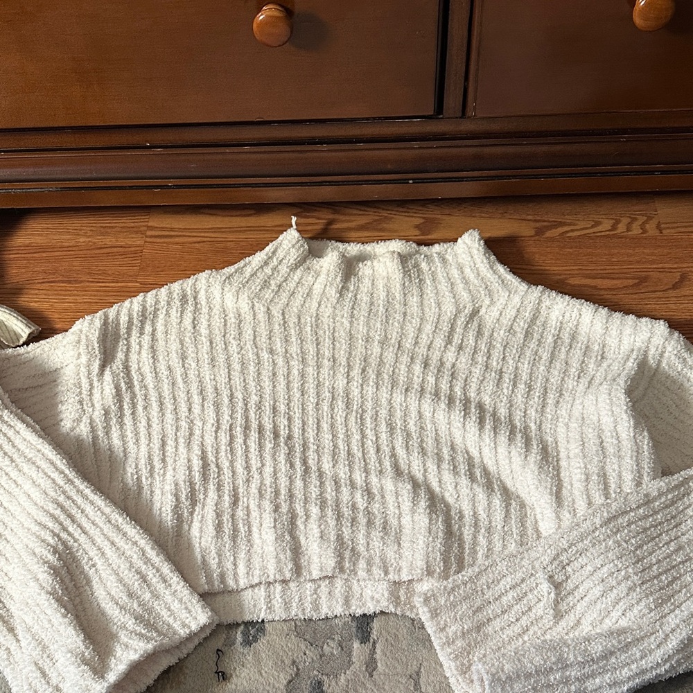 Cozy White Ribbed Women's Sweater set